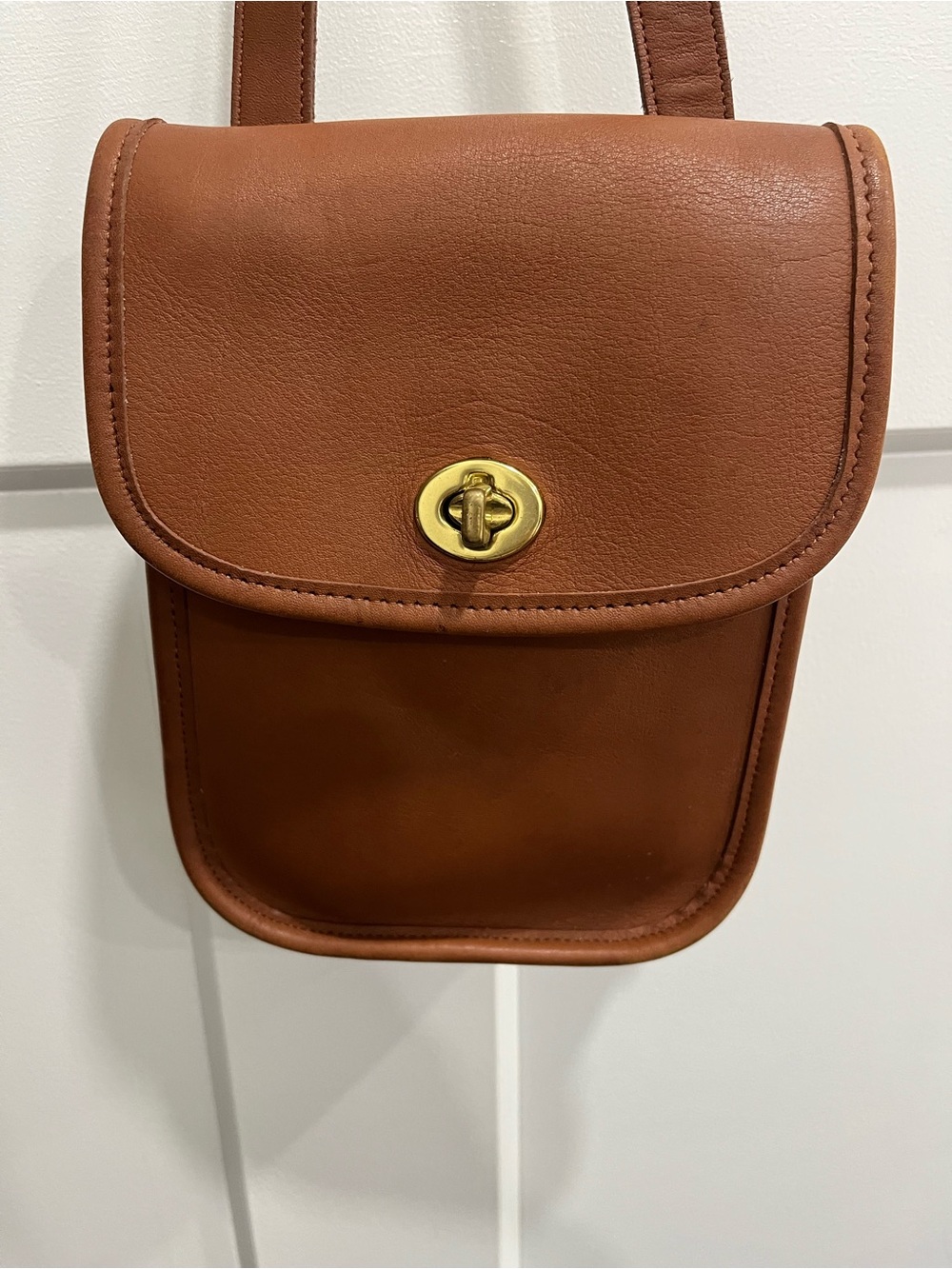 Coach Vintage Leather Scooter side pack in  Brown - Picture 3 of 10